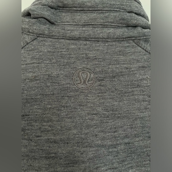 Grey lululemon sweater size 10 - Picture 2 of 5